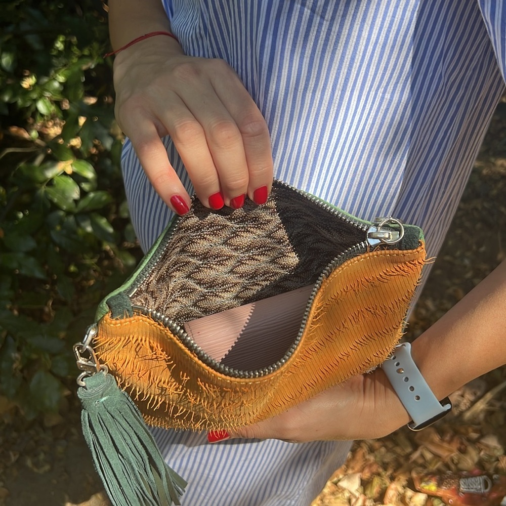 Orange suede green leather pouch - Picture 9 of 13